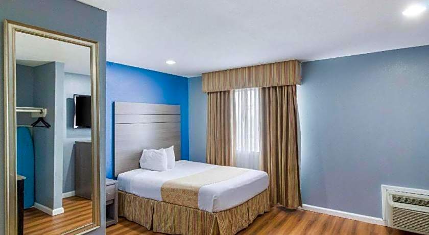 Rodeway Inn & Suites Port Arthur - Groves