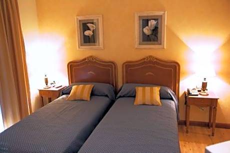 Double Room - 2 Beds