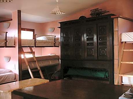 Single Bed in Mixed Dormitory Room