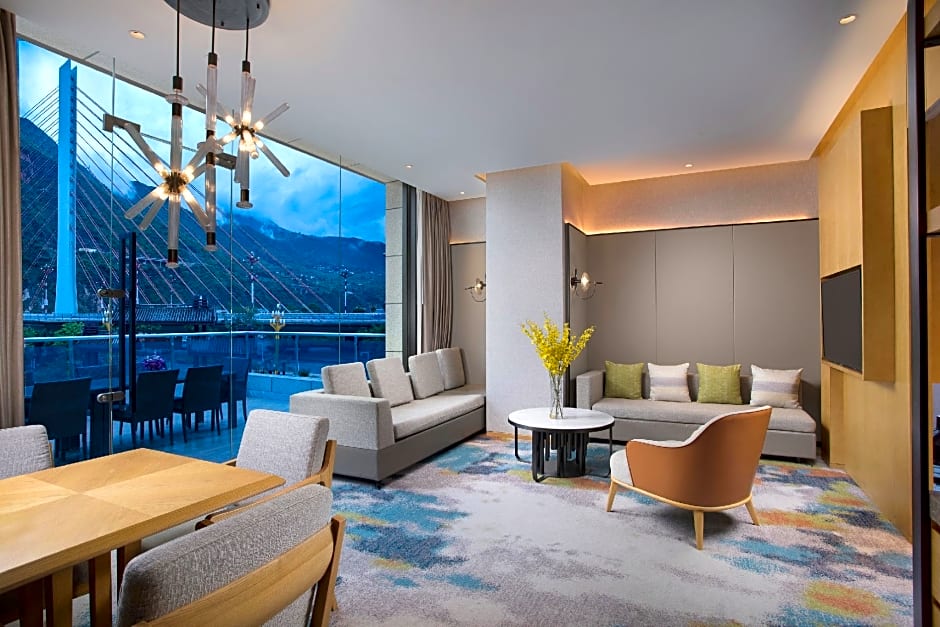 Hilton Garden Inn Nujiang