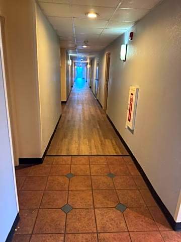 Budgetel Inns & Suites