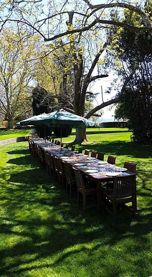 Petersons Armidale Winery and Guesthouse