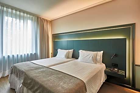 Deluxe Double Room with Pool View