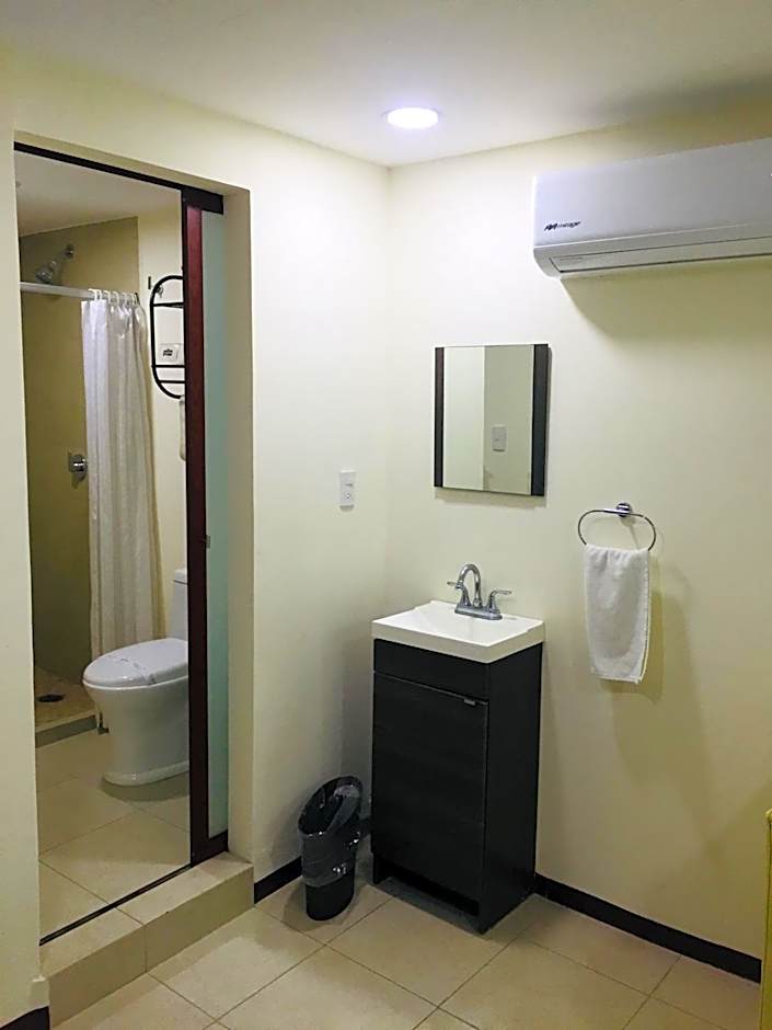 Angeles Suites & Hotel