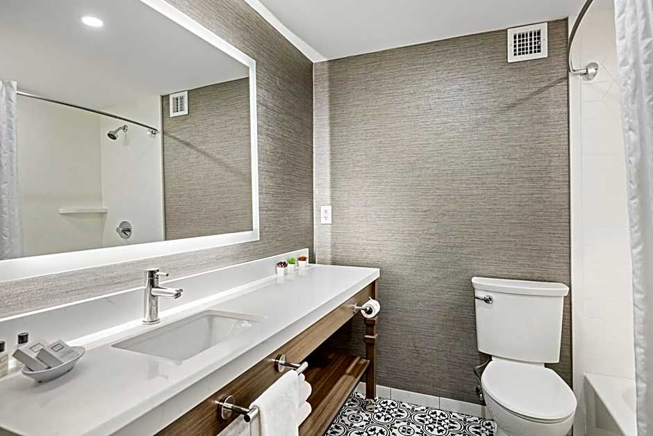 John Carver Inn & Spa