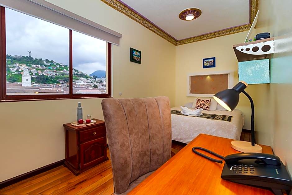 Friends Hotel & Rooftop