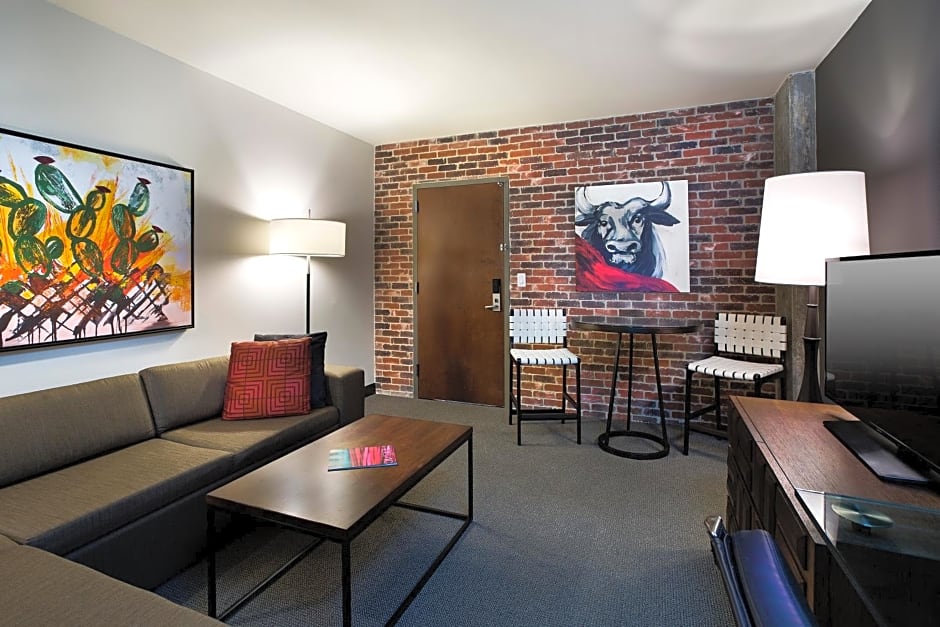 Hotel Contessa -Suites on the Riverwalk