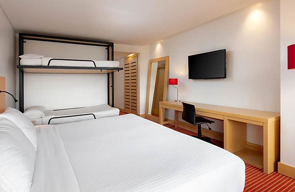 Fairfield by Marriott Bogota Embajada