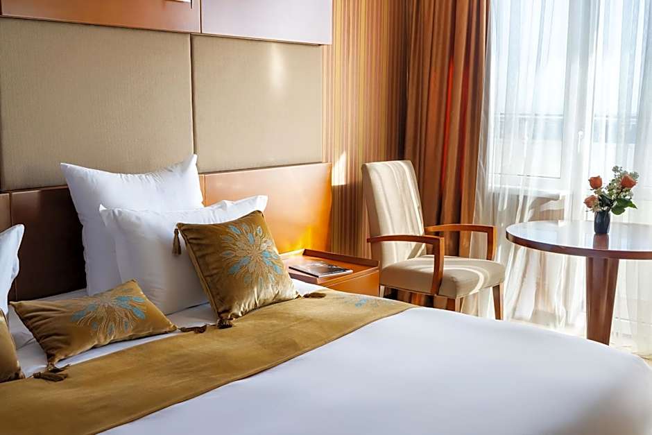 Grand Aiser Hotel