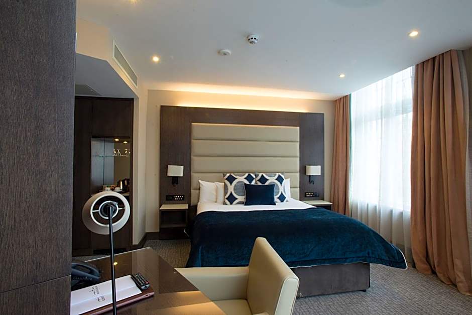 Photo 1 of 18 of Junior Suite