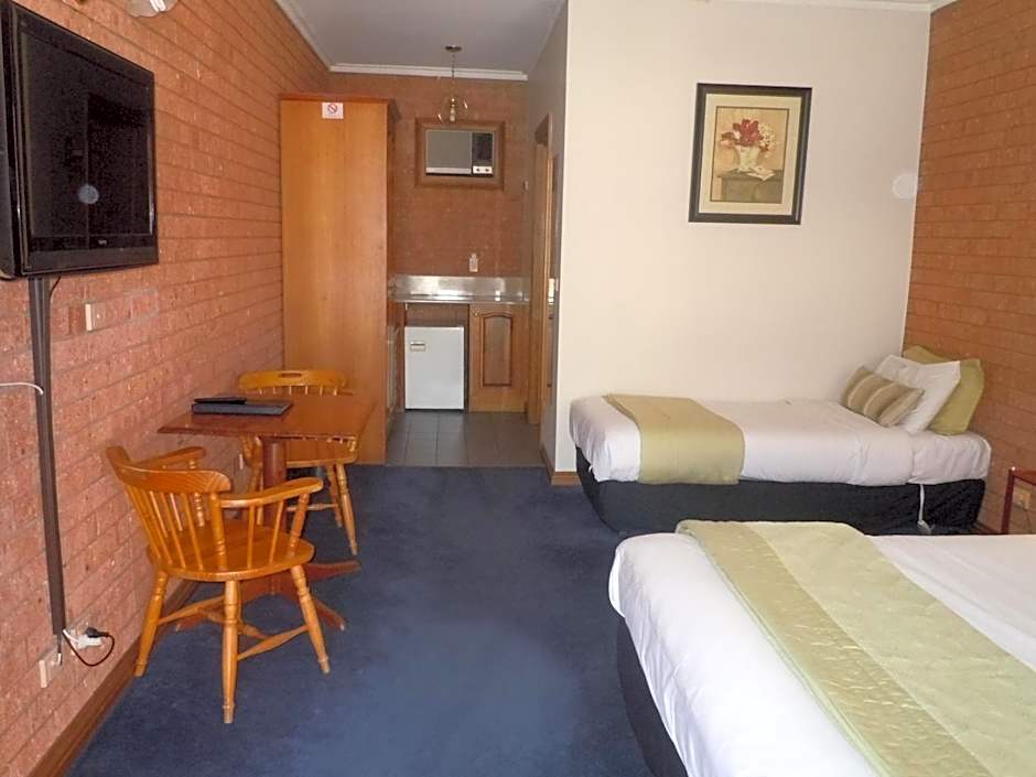 Central Springs Inn