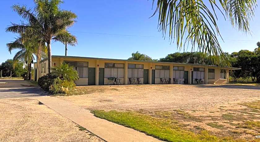 Lazy River Motor Inn