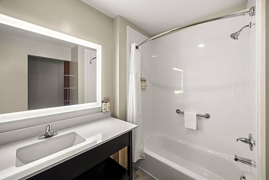 Holiday Inn Express Asheville Woodfin By IHG