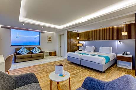 Luxury Suite