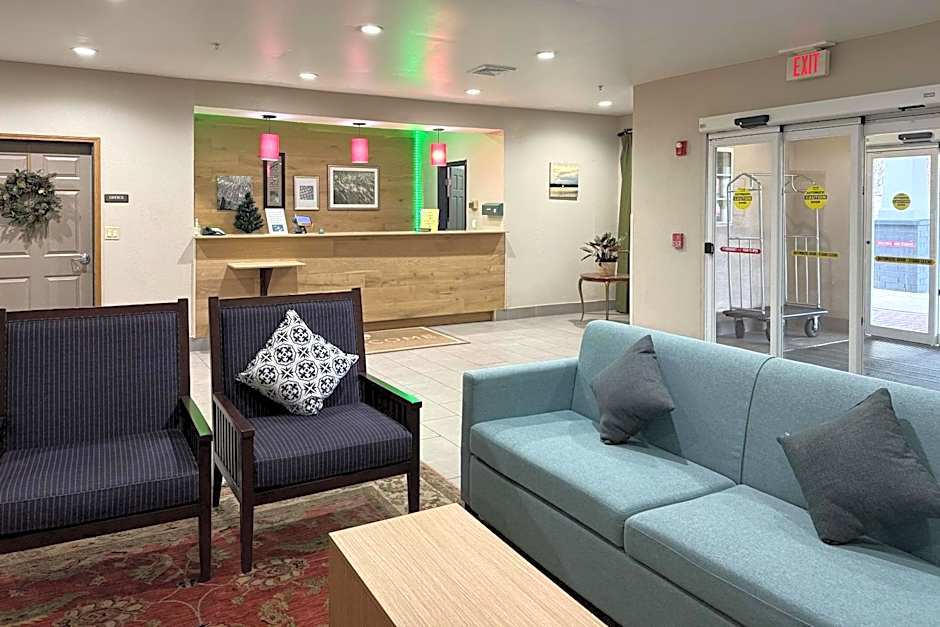 Country Inn & Suites by Radisson, Elgin, IL