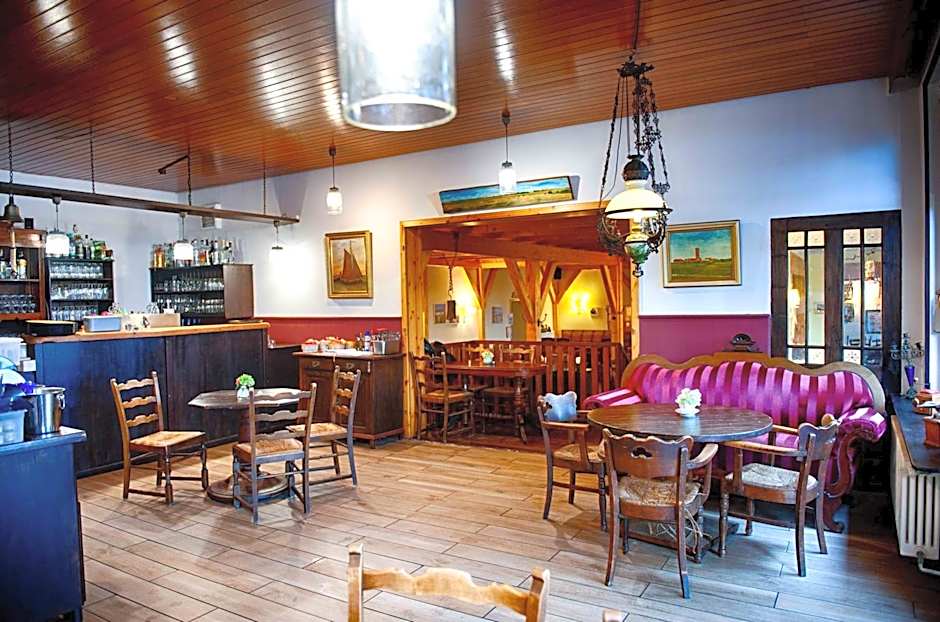 INSEL-LAND-HOTEL MICHAELSEN -Boutique Hotel- im Ostland mit Yoga u Sauna