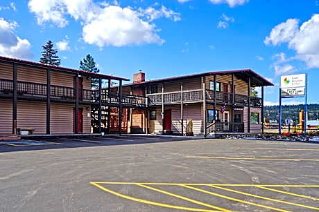 Four Seasons Lodge