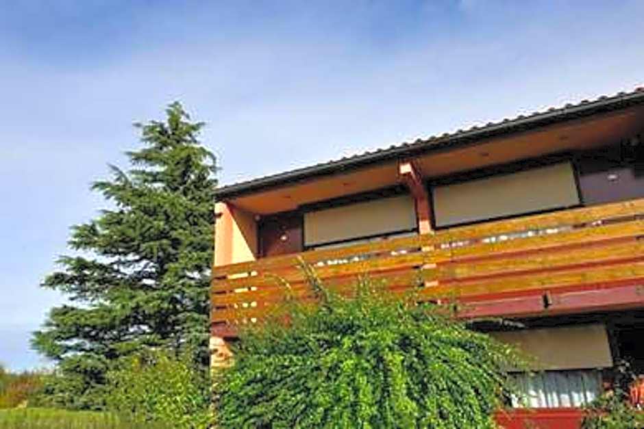 Kyriad Niort - La Creche