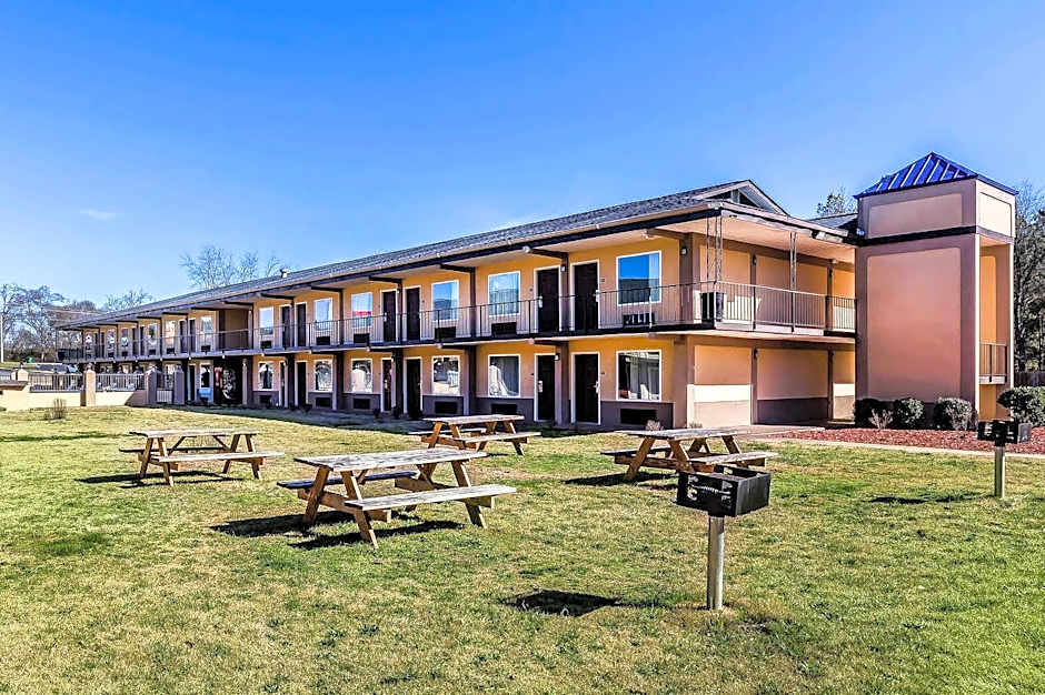 Econo Lodge Lavonia