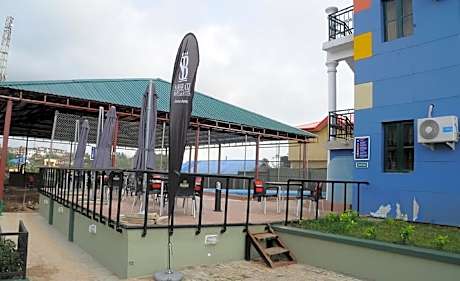 Sambeatz Hotel And Suites