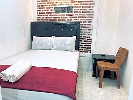 Guest House Hj Muriyah Syariah Slawi Mitra RedDoorz