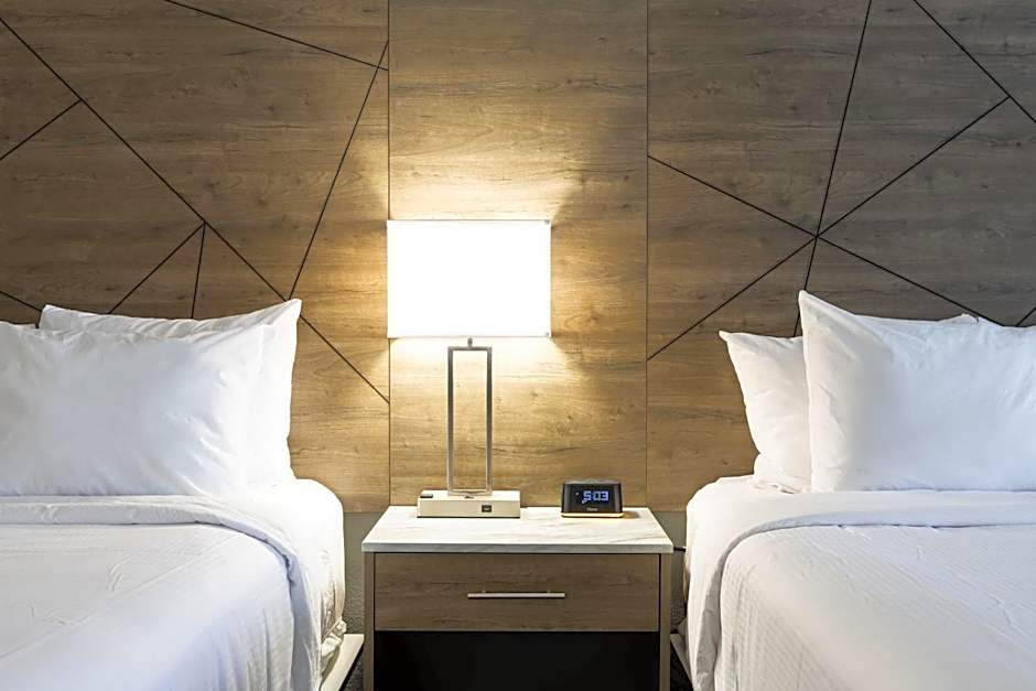 Rodeway Inn & Suites