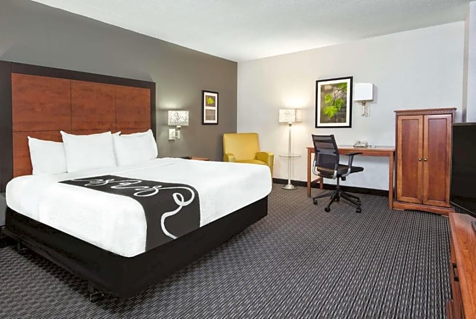 La Quinta Inn & Suites by Wyndham San Antonio Riverwalk