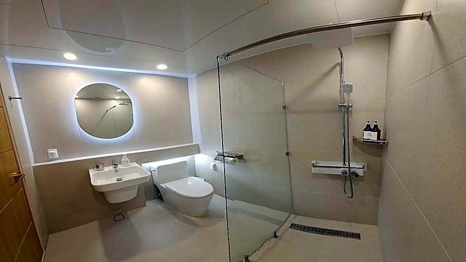 Tongyeong Bay Condo Hotel