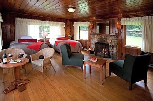 Lake Crescent Lodge