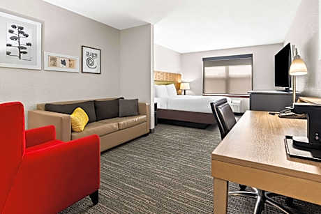1 King Bed, Suite, Nonsmoking
