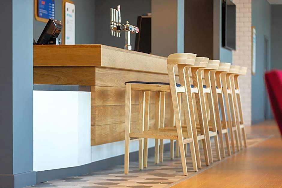 Holiday Inn Express Bridgwater By IHG