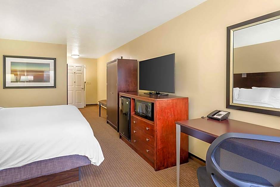 Best Western PLUS Cotton Tree Inn