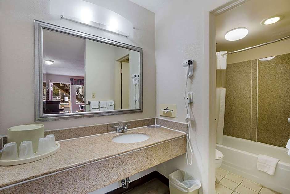 Econo Lodge Williamsburg Historic Area