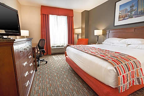 1 King Bed Oversized Room