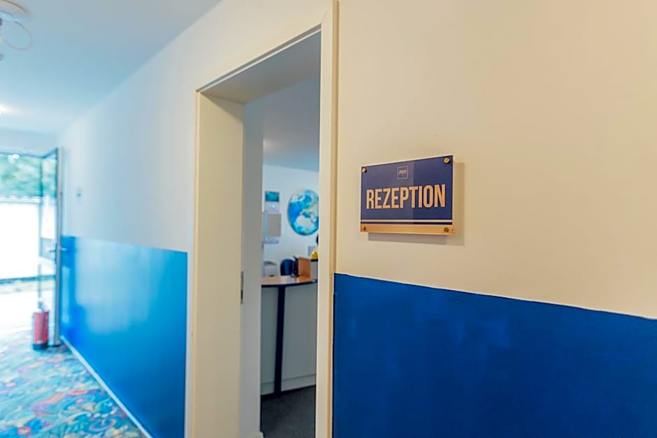 MYKY Aparthotel Harburg - Free Parking