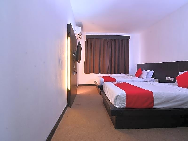 OYO 43960 Laksamana Executive & Boutique Hotel
