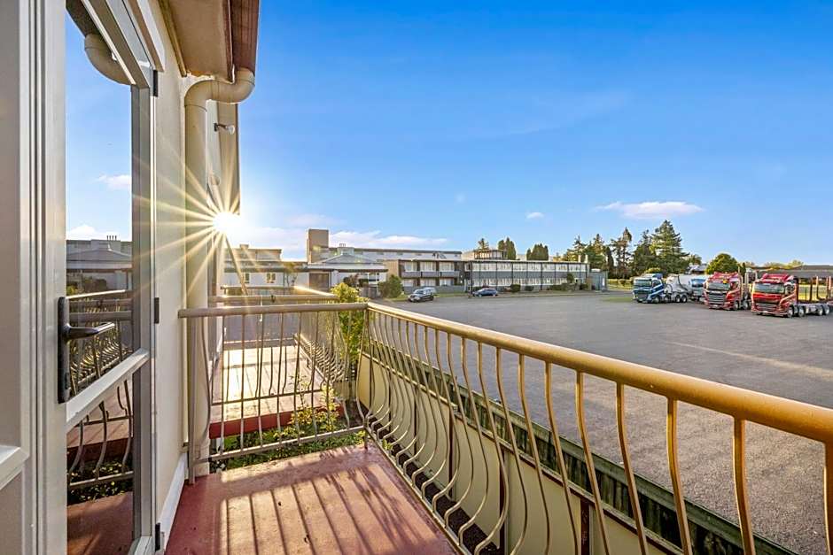 New Castle Motor Lodge