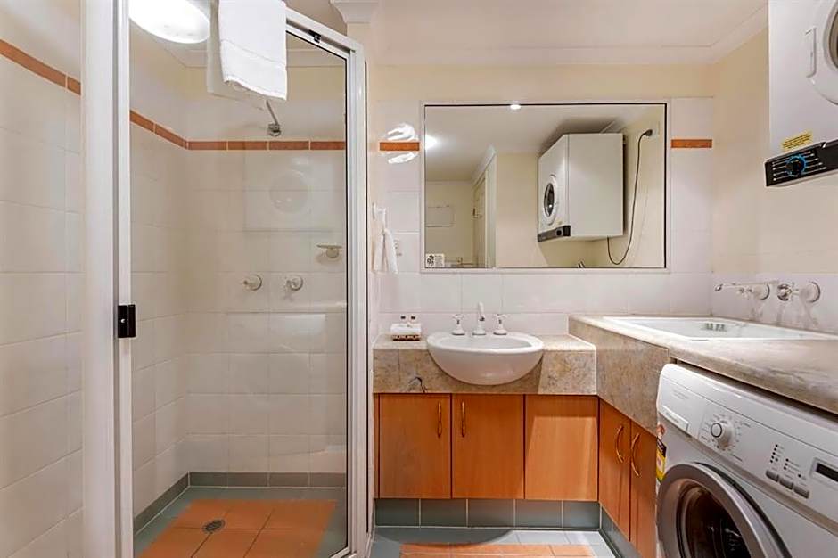 Mid City Luxury Suites