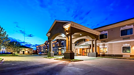 SureStay Plus Hotel by Best Western Quanah