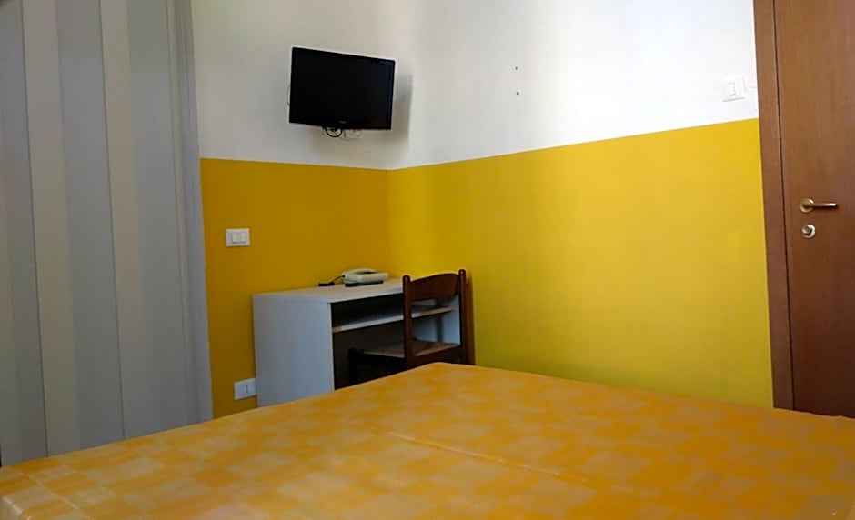 Photo 1 of 7 of Double Room