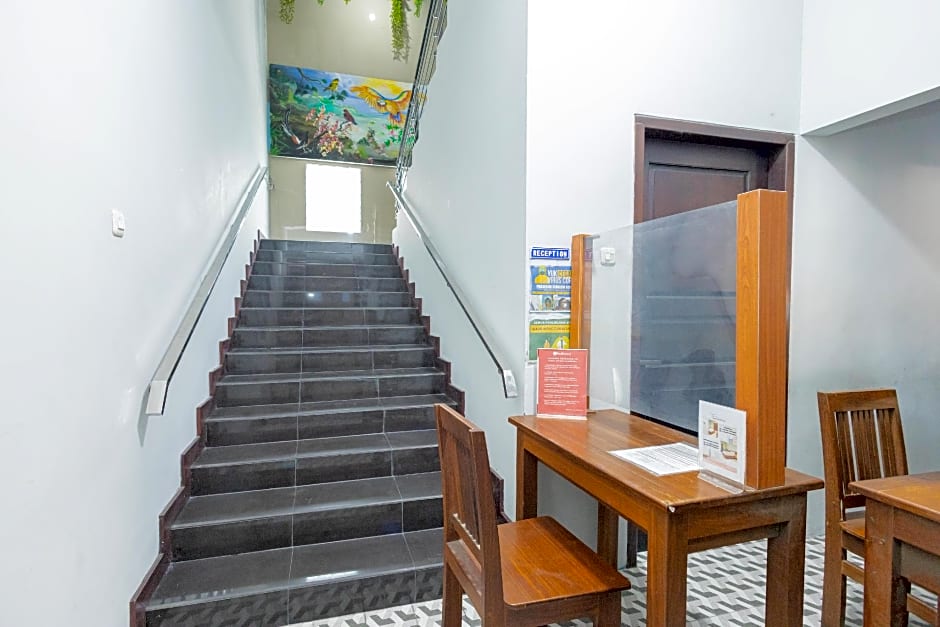 RedDoorz Near Universitas Wijaya Kusuma – Surabaja, IL