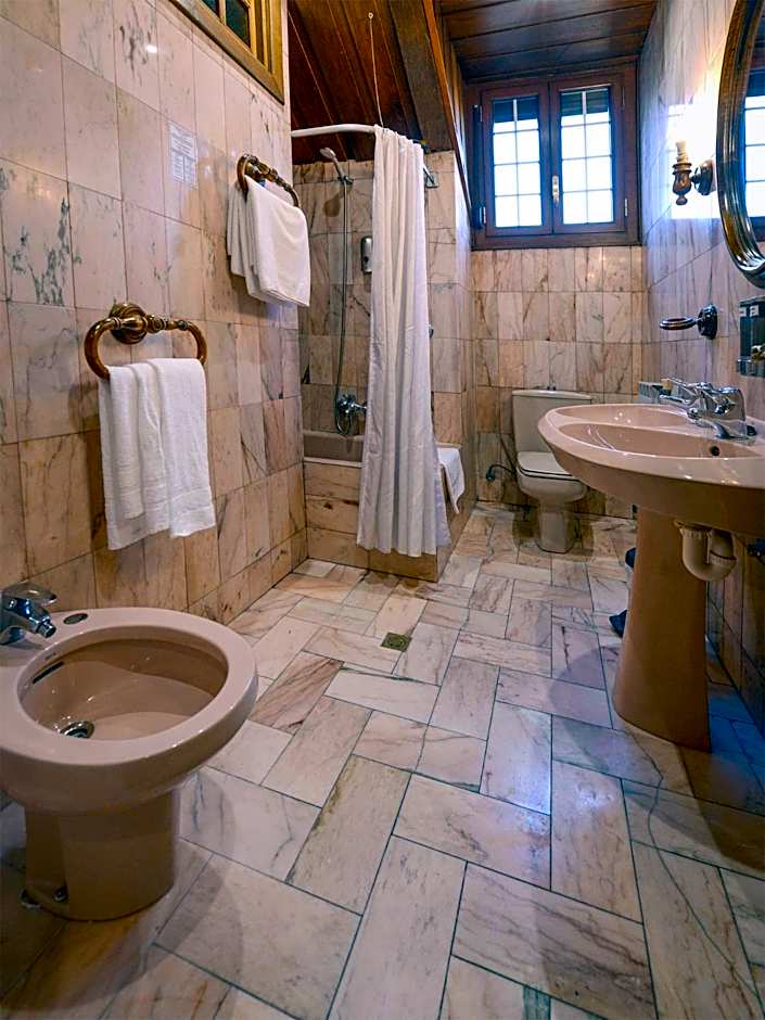 Hotel Alcazar Irun - Centro Ciudad