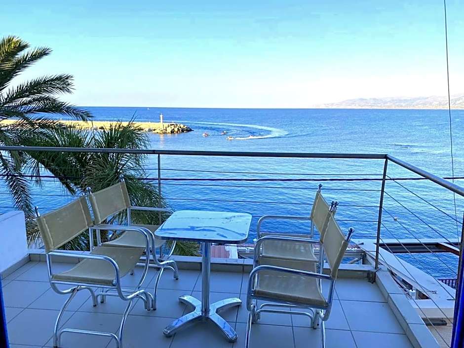 Kassavetis Center - Hotel Studios & Apartments