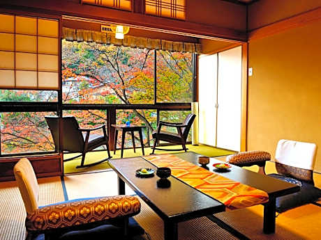 Triple Room with Shared Bathroom - Non-Smoking