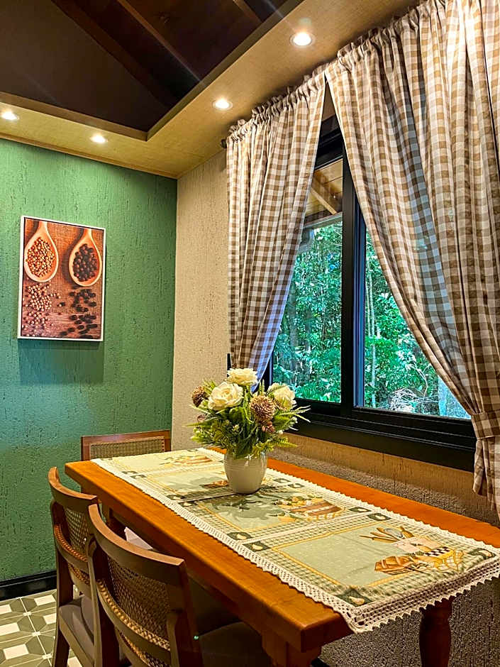 Vovô Emílio Chalés