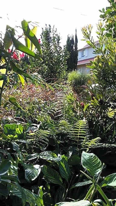 JARDIN SECRET, Bas de villa TOUT CONFORT