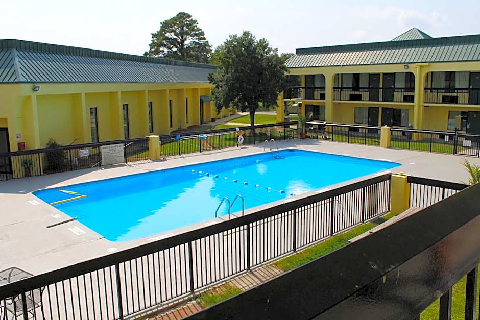 Red Carpet Inn Kinston