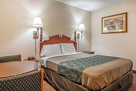 1 Queen Bed Nonsmoking