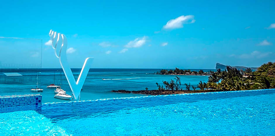 Photo 1 of 38 of Ocean V Hotel