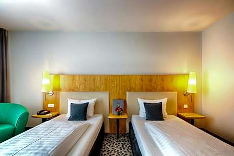 Standard Twin Room with City View